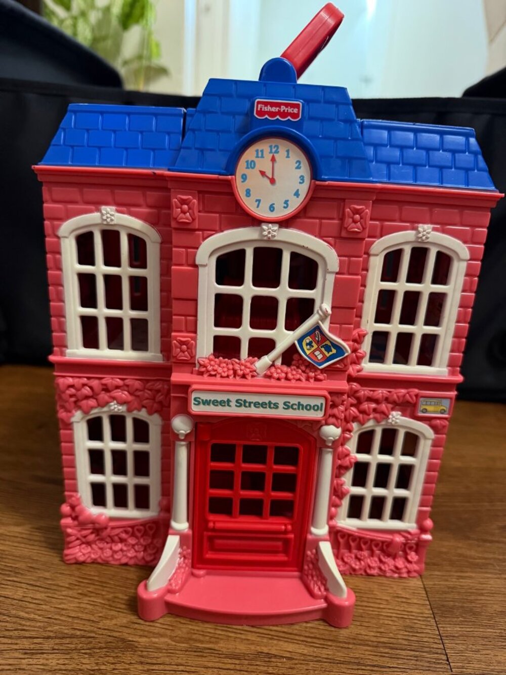 Fisher-Price Sweet Streets School Playset 2002 Vintage Pink
